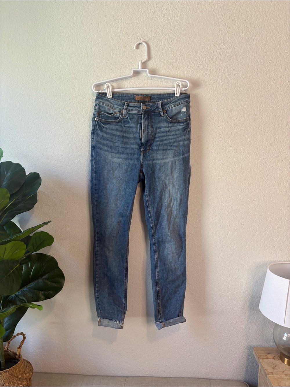 Judy blue size 11/30 high waisted skinny jeans cuffed ankle